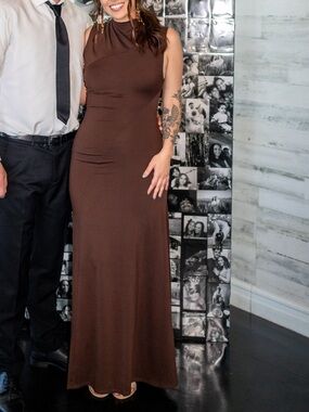 Elegant Brown Sleeveless Maxi Dress